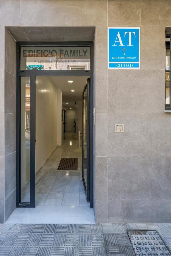 Family Suit Principal Encantos De Sevilla Exterior foto